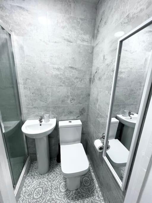 Modern Studio Near Nec With Free Parking - Prime Location Sheldon  エクステリア 写真
